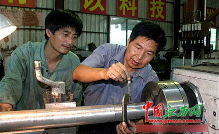 The story of how Li Genming founded a recycling plant & machinery factory